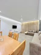 Luxury apartment near golf beach