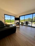 Maison bretonne rénovée à 20 min des plages, parking privé