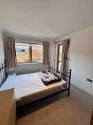 Cozy En-suite double room near train station