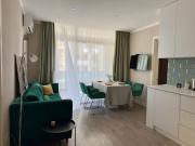 Greenside Emerald Apartment by brege