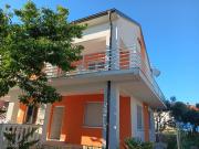 Apartments with parking space Zadar - 24724