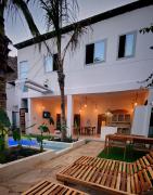 Private 4 sleeper Villa with pool & garden just steps to the beach shops bars & restaurants