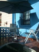 La casita azul entre playas y montañas