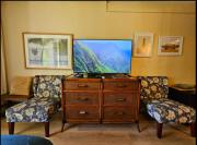 Resort Retreat Studio-Walk to Beach, Shops, Dining with AC, WIFI