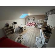 Au bout du bois Piscine sauna hammam accessible en saison et le logement accessible toute l annee