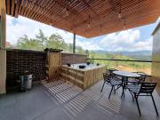 Apartment with a hot tub and a view of Guatapé lake