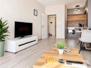 Modern 1BR Apartment with Free Street Parking and free Gym Pass