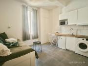 New - studio avec clim au centre dAix 2eme étage