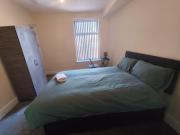 En-Suite Double-Bedroom in the Heart of Salford Manchester CR3 Perfect for Short Stays