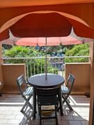 les îles dor au port de Hyères grand studio climatisé