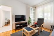 Rosemary apartment-cosy and peaceful spot with private parking
