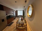 Brand New on 5th Av The vibrant hearth of the city