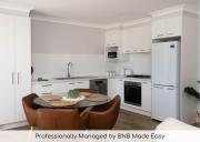 Villa on Matthews - Modern & Cosy, Escape for 2