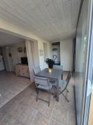 Joli T2, à 400m à pied de la mer - Piscine privée