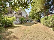 142 - VILLA BLU a Marcelli - villa quadrilocale a Marcelli con ampio giardino , aria condizionata e wifi - SPIAGGIA inclusa nel prezzo