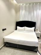 Studio with master bed and 654k screen Studio with master bed and 654k screen