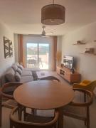 Enorme terraza con vistas al estrecho