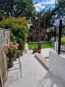 Modern self contain studio Own Private Access Modern self contain studio Own Private Access