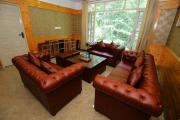 Decent Stays BNB in city Centre - 3 BHK apartments - PRIVATE PARKING - BALCONY VIEW