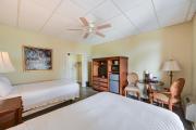 Cozy Condo with Heated Pool Naples Resort Retreat!