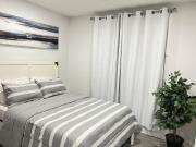 1-BR Suite with Private entrance near Restaurants, Shops, Local Amenities