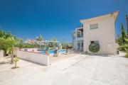 Villa Akefalo - Beautiful 3 Bedroom Protaras Villa With Private Pool