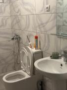 Mamukas guest house glola