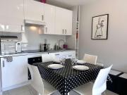T2 rénové à 100m de la plage avec balcon et parking privé - FR-1-481-181