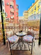 Cozy central apt 1BD&Romantic Balcony