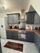 Top Leavesden Green