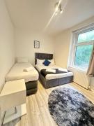 Nice 1 bedroom flat ground floor Miles Building