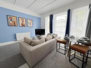 Prime Central London 2-Bed by Shops & Transport