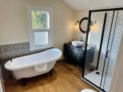 Queens Retreat, Welcoming 3 Bed Retreat, Sleeps 6, Contractors & Leisure, Prime Location, Parking for 2 Cars