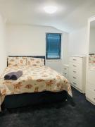 Lovely Room Near Centre London