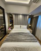 Luxury apartment at Park McKinley West suite 1
