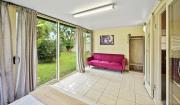 King Bed, Walk To Beenleigh Village & Marketplace Bedroom2