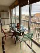 5CANETP36 –T2 avec clim, loggia et vue Marina, à deux pas de la plage