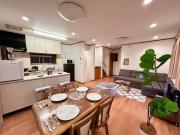 AiES新小岩 新小岩站走8分 繁华商店街旁 最大12人 直达机场秋叶原新宿 旅馆内带免费停车场庭院露台 邻公园