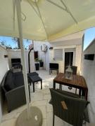 Seaesta holiday- Modern studio