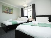 Perfect for Contractors, Tradespeople, pvt parking