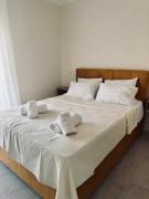 All Season - Summer Room