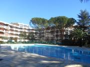 F2 dans résidence avec 3 piscines