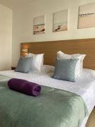 Ikigai Suite - 6p Modern Apartment with Parking & Swimming Pool