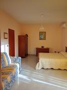 Top Santa Elisabetta