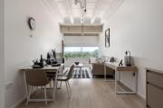 Black and White Suite for Business and Holiday stays above MK Train Station, High Wi-Fi, Free Parking