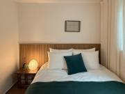 홍대입구역 3번출구 3분거리, 짐보관 무료, 합법숙소