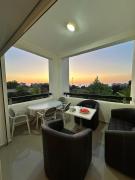 The Royal View Sea Pool Golf