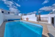 Playa Blanca Sunset - Private pool and BBQ By Lanzarote Vacation Homes