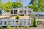 Charming West Yarmouth Home about 2 Mi to Beach!