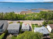 Kinepik Cottage Sunroom with Beach Access